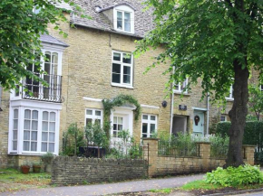 Hare House, CHIPPING NORTON